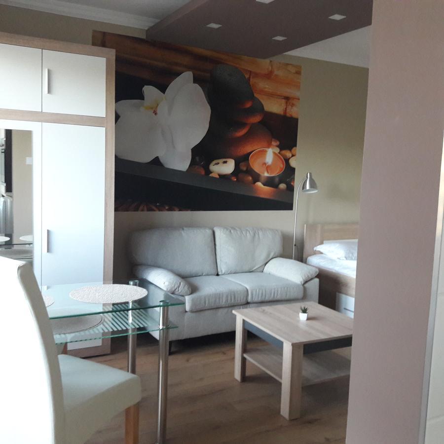 Studio 18 Apartman Kazincbarcika Bagian luar foto